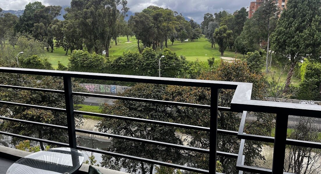 APARTAMENTO CON VISTA EN ARRIENDO