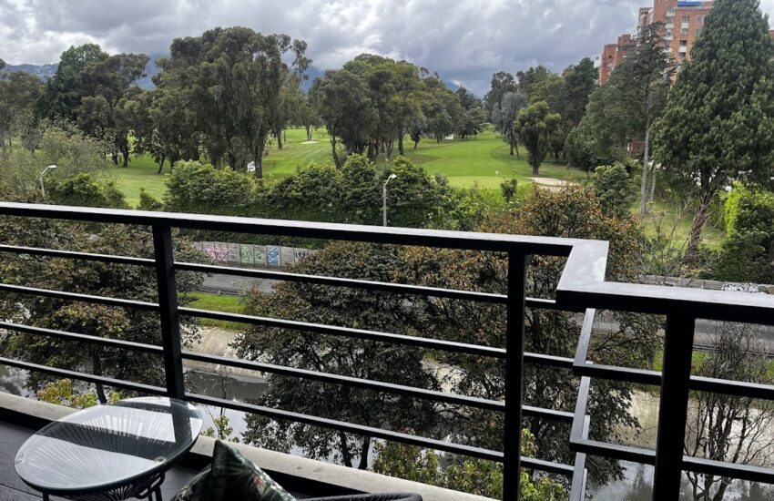 APARTAMENTO CON VISTA EN ARRIENDO