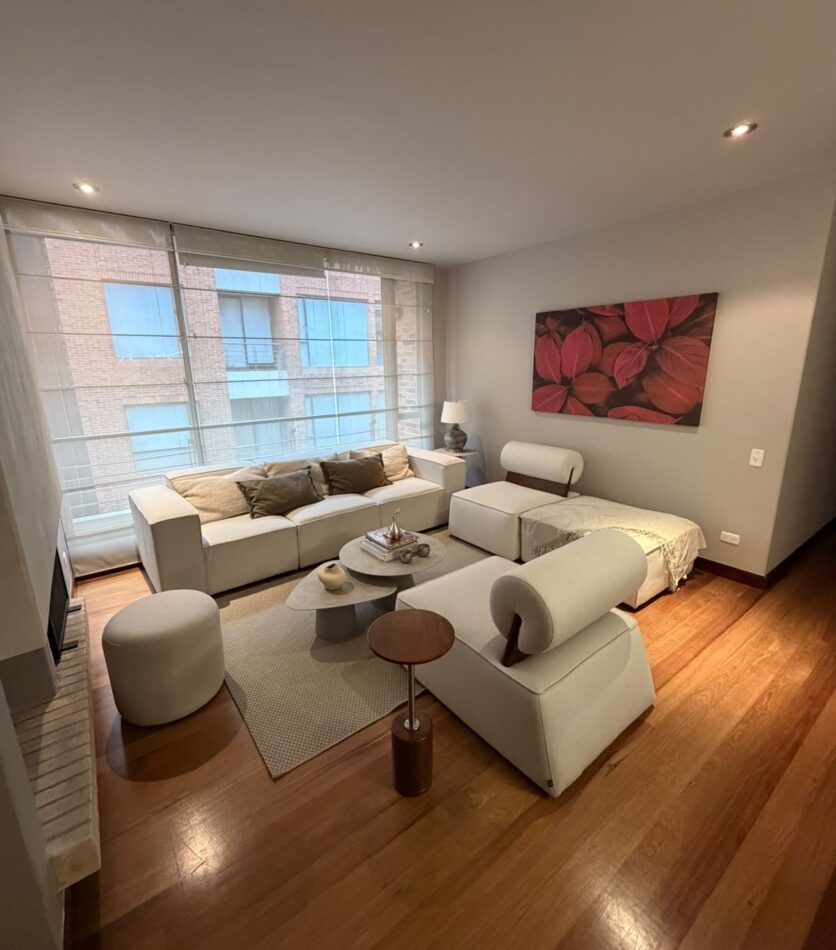Apartamento en arriendo en chico reservado